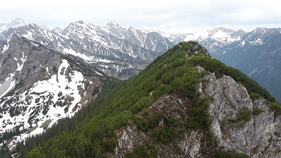 Gipfel mit Blick zurück