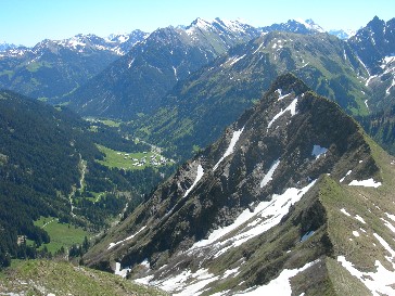 Blick vom Hochstarzel Richtung Baad