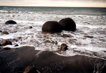Moeraki Boulders