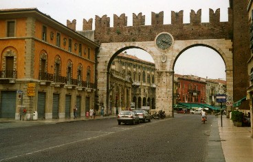 Tor zur Piazza Bra